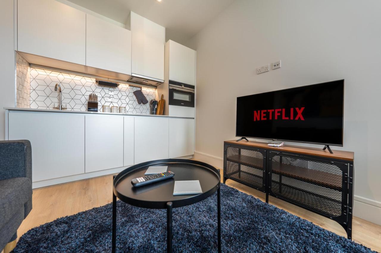 Cozy Apartments - Free Wifi And Parking Onsite Feltham Exteriör bild