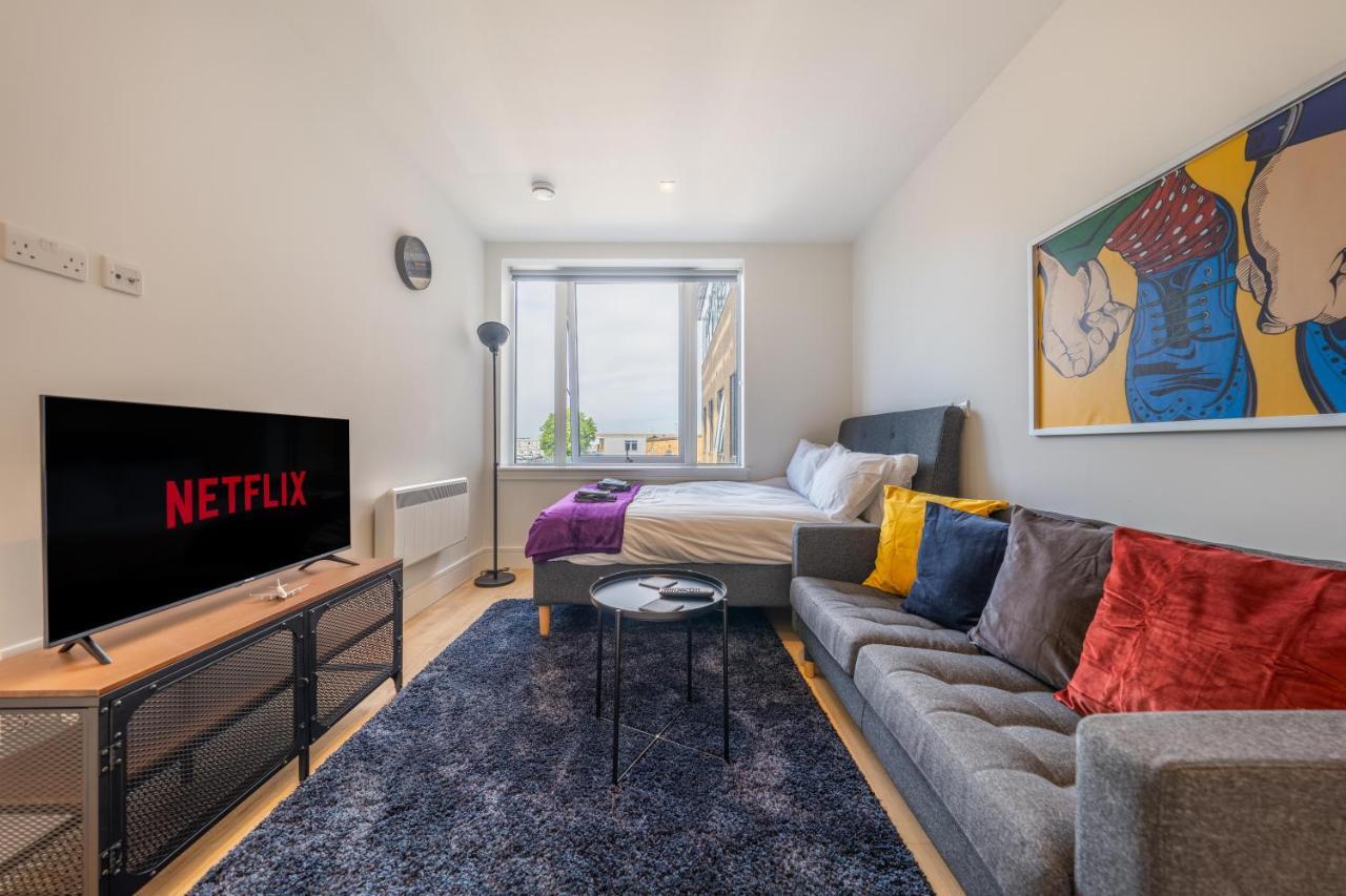 Cozy Apartments - Free Wifi And Parking Onsite Feltham Exteriör bild