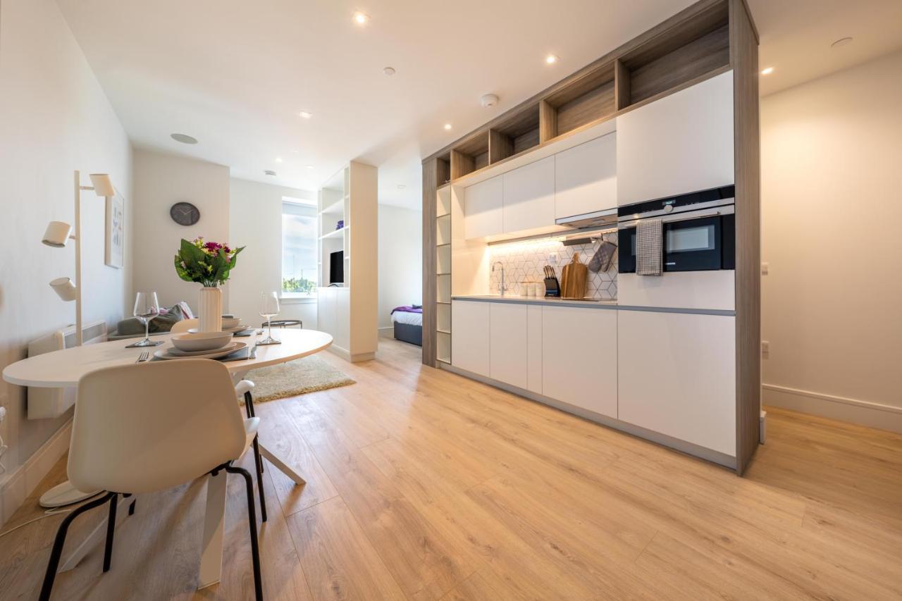 Cozy Apartments - Free Wifi And Parking Onsite Feltham Exteriör bild
