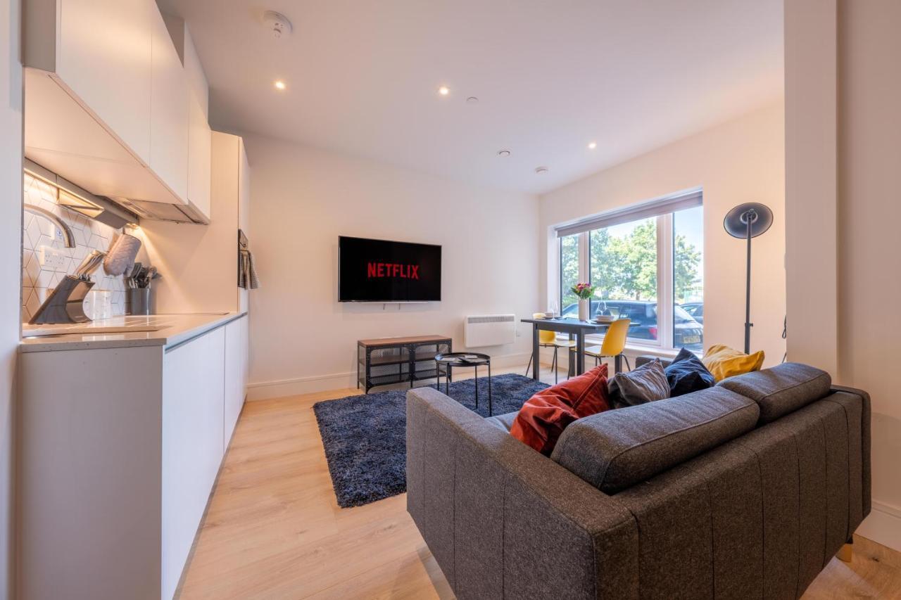 Cozy Apartments - Free Wifi And Parking Onsite Feltham Exteriör bild