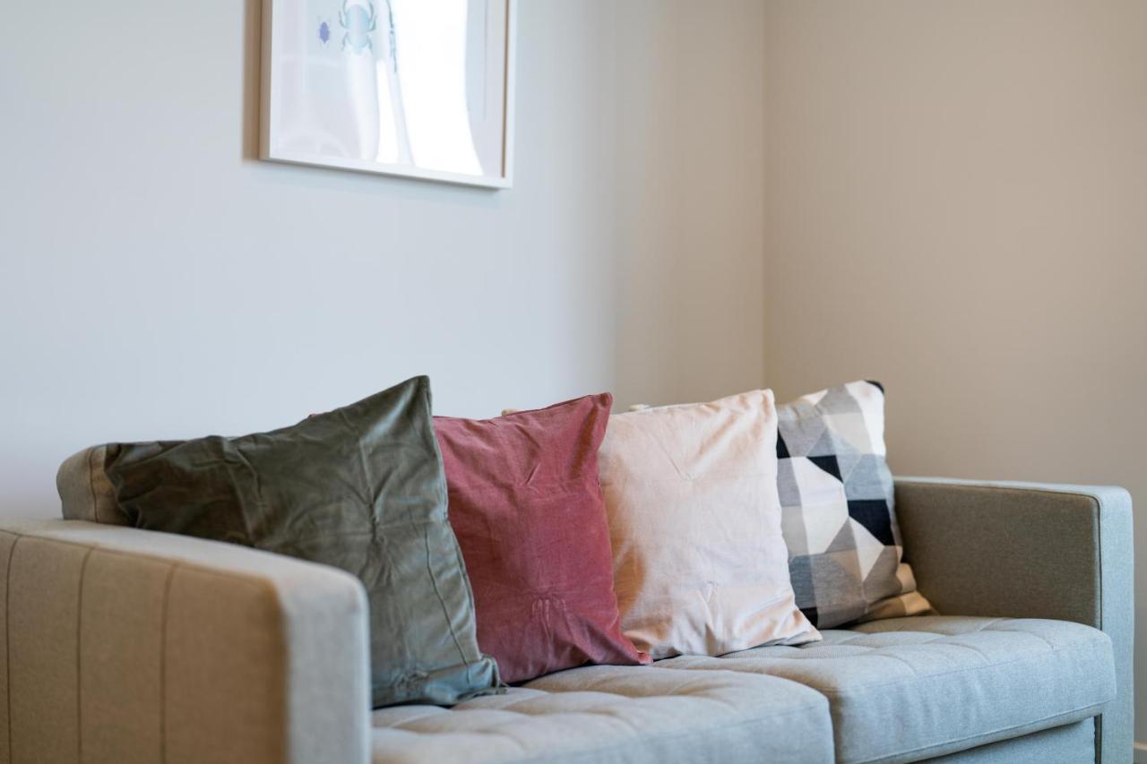 Cozy Apartments - Free Wifi And Parking Onsite Feltham Exteriör bild