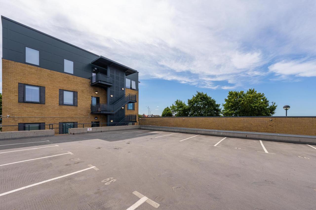 Cozy Apartments - Free Wifi And Parking Onsite Feltham Exteriör bild